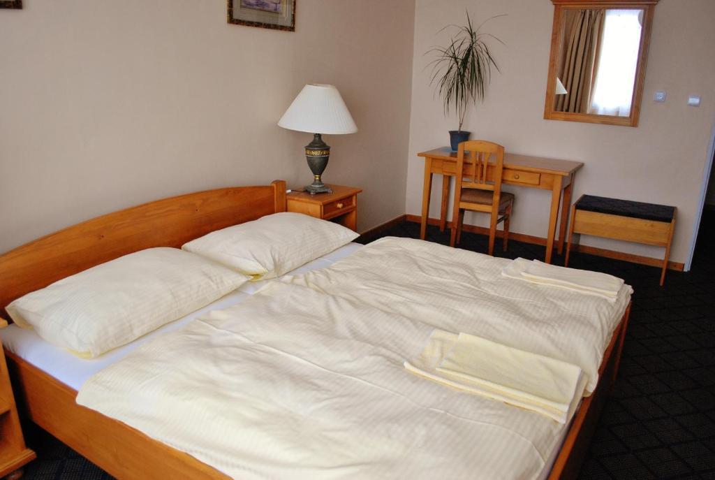 Hotel Patria Trutnov Room photo